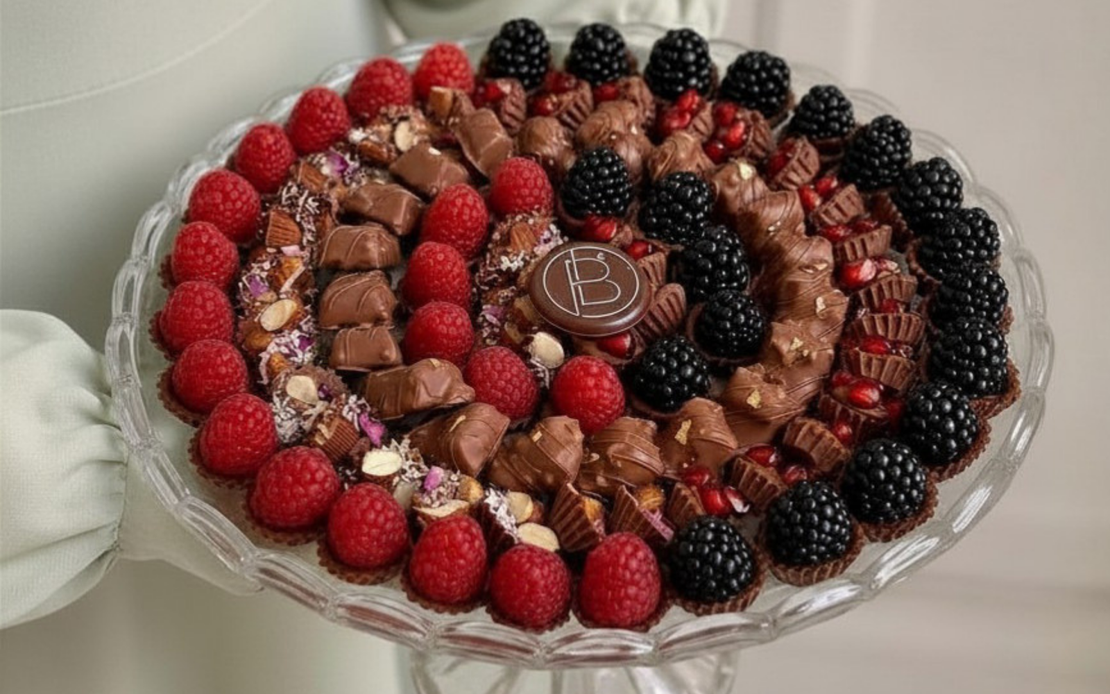 Mix Fruits with nuts Chocolate (1kg)